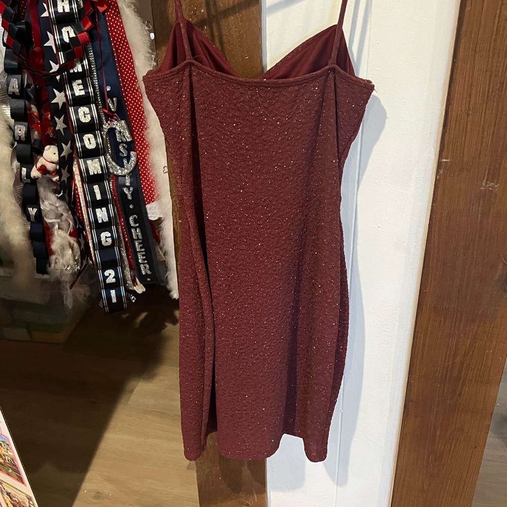 Windsor sparkly maroon homecoming dress size small
